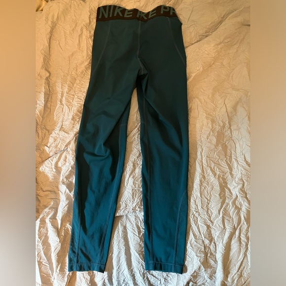 Nike Pro Leggings - Picture 3 of 7